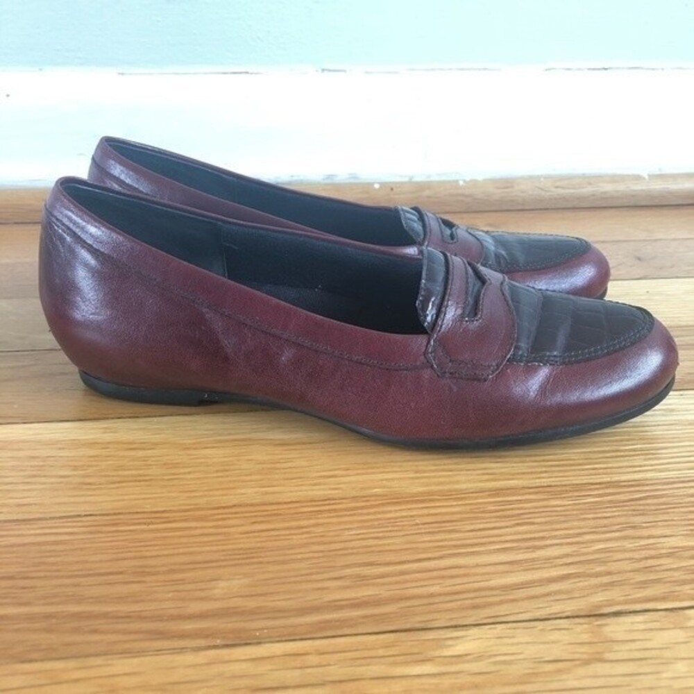 Munro Loafers Burgundy Leather Crocodile Penny Loafer Flat - Picture 3 of 7